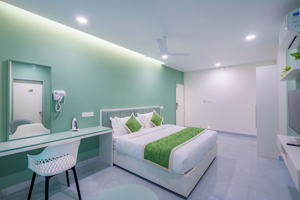 Superior Studio Suite, Balcony, City View