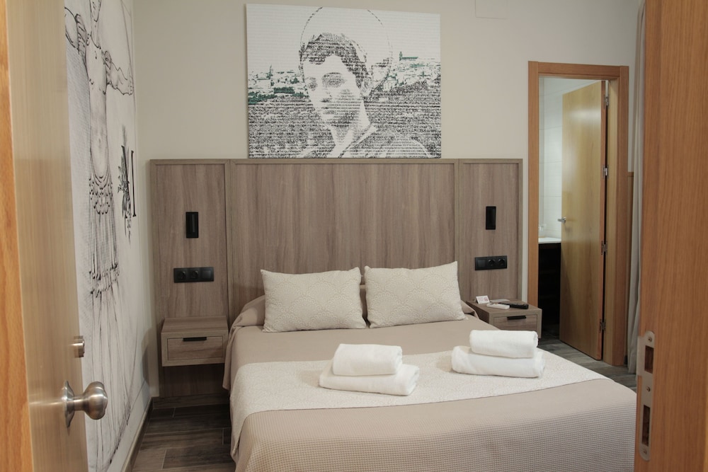 Double or Twin Room photo 3