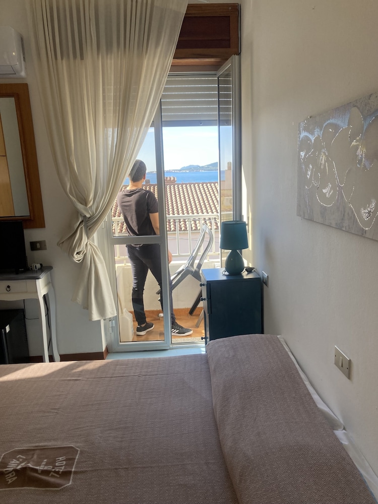 Comfort Room photo 3