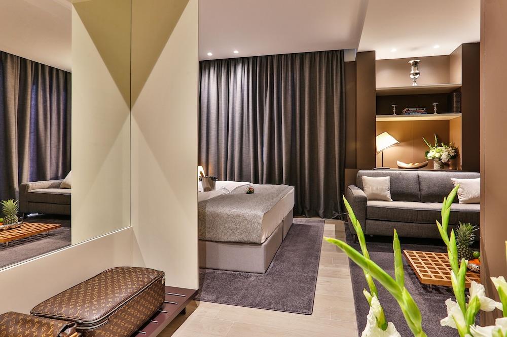 Deluxe Double or Twin Room, Balcony - Photo 6