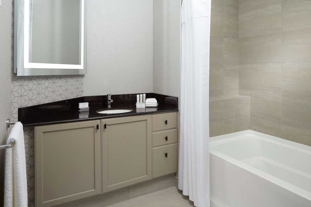 Suite, 2 Double Beds, Fireplace - Photo 5
