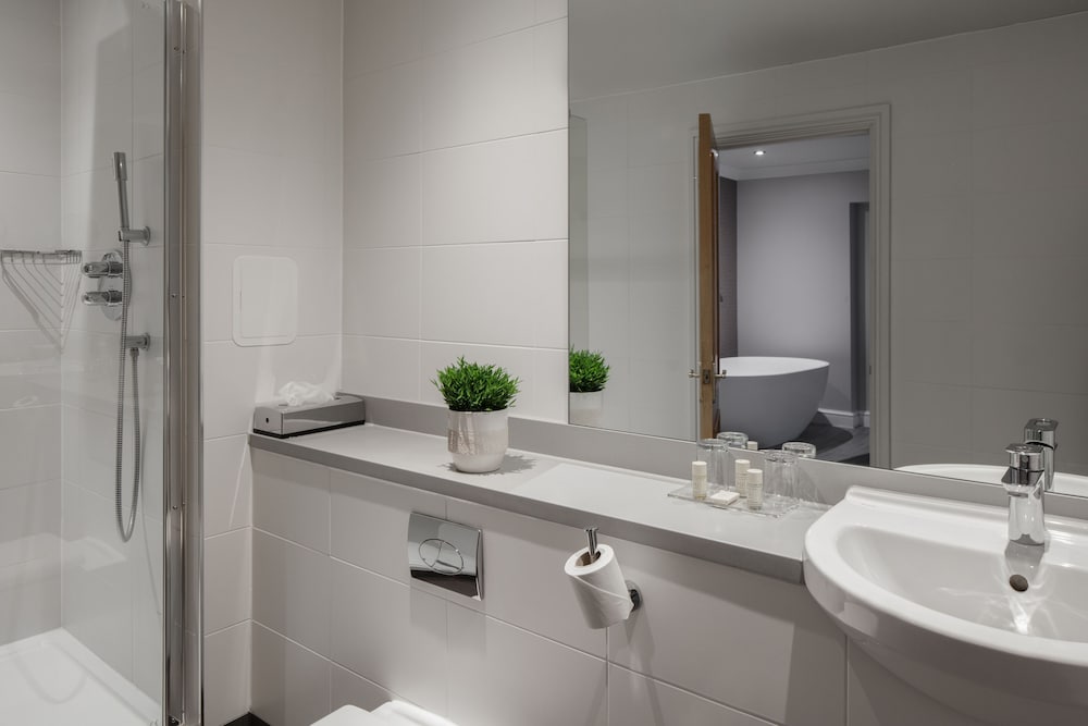 Contemporary Junior Suite - Photo 6