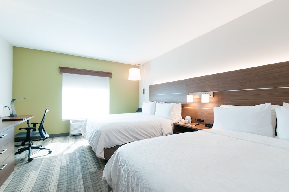 Standard Room, 2 Queen Beds, Accessible Bathtub (Communications) - Photo 1