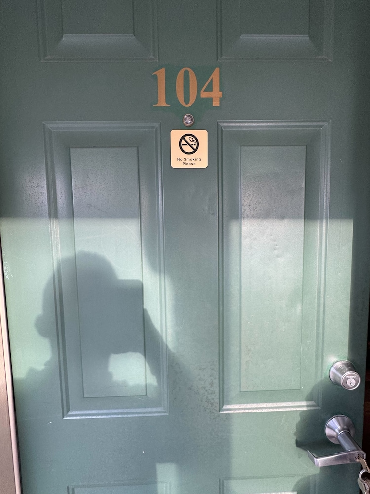 Basic Room, 2 Double Beds, Non Smoking photo 3