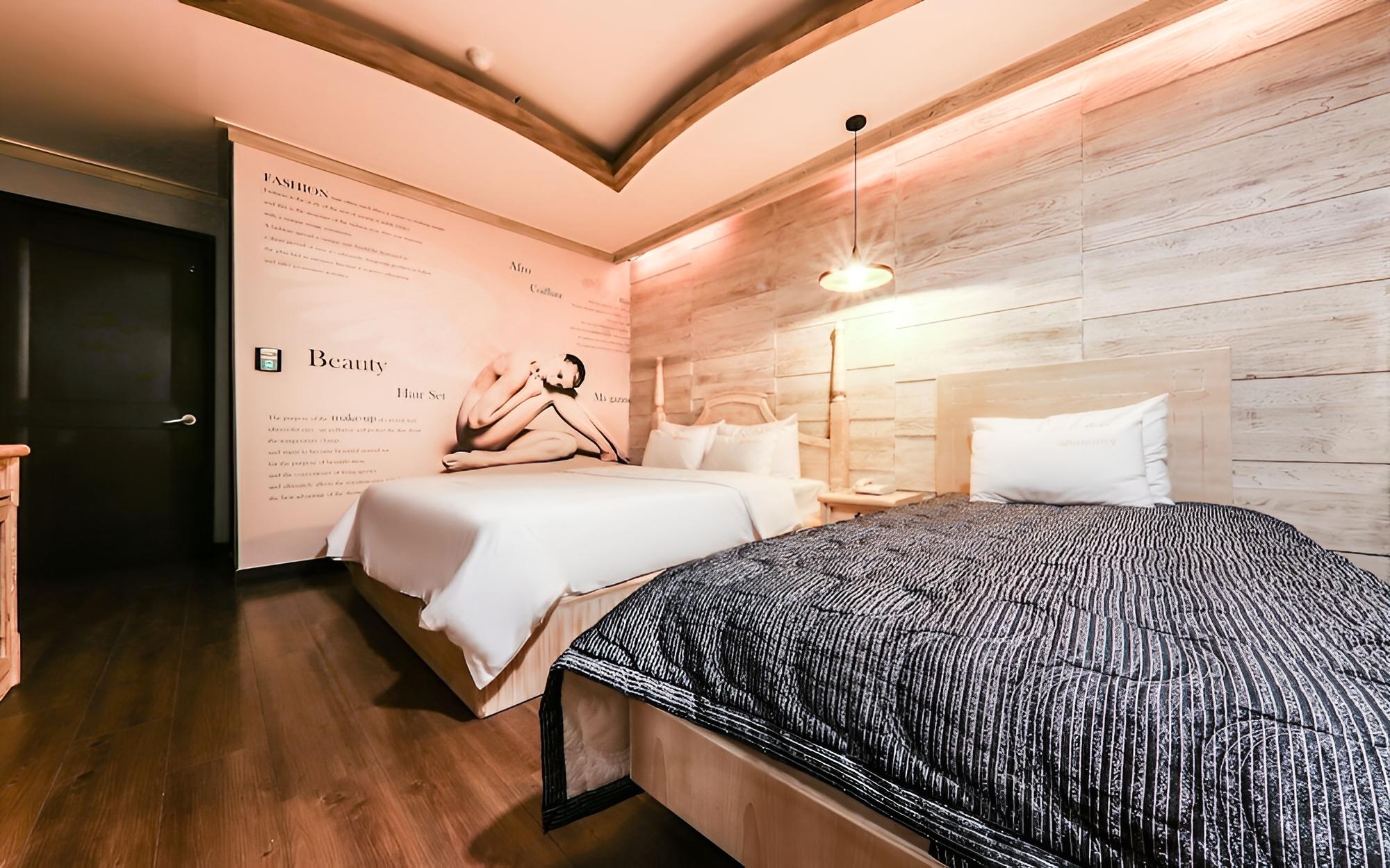 Room (Twin Room)