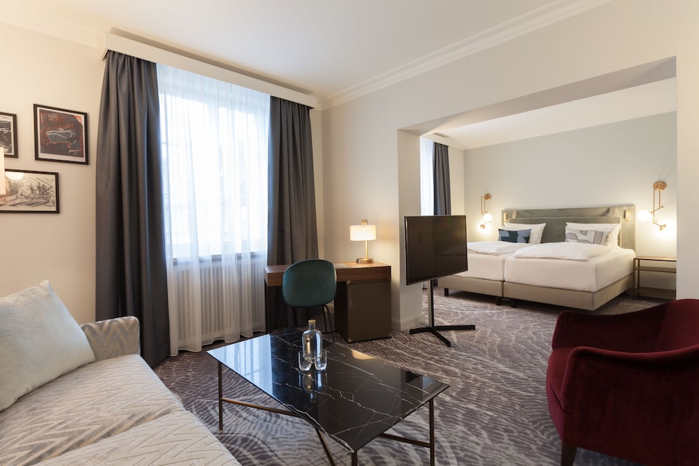 Junior Suite, 1 King Bed