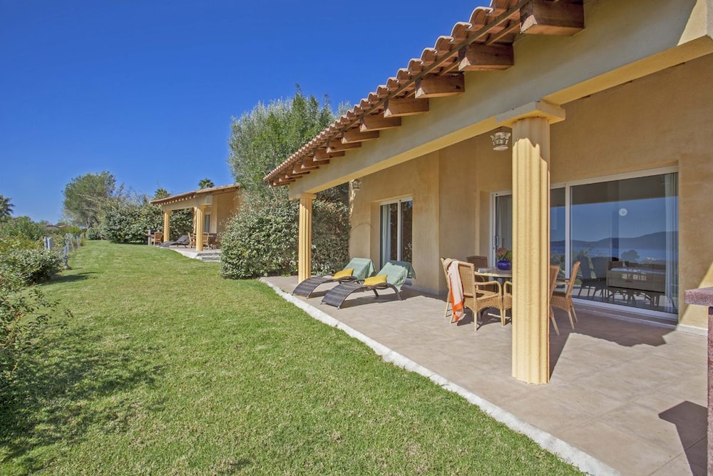 Two-Bedroom Mini Villa - Sea View photo 3