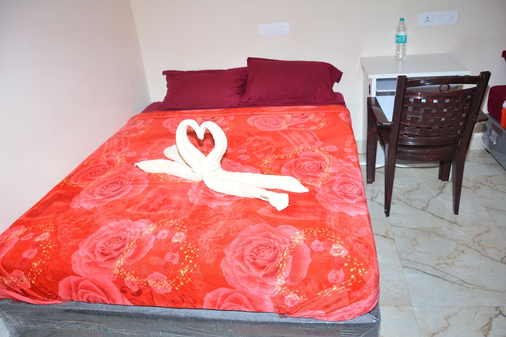 Deluxe Double Room Single Use, 1 Bedroom, Non Smoking, Private Bathroom photo 3