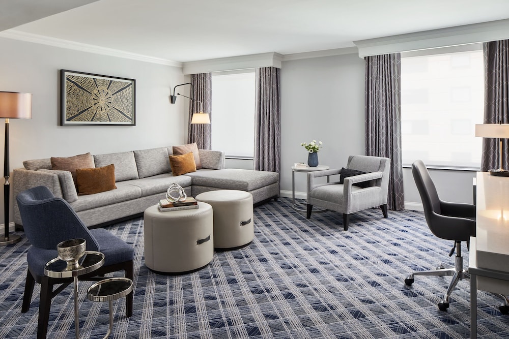 Suite, 1 King Bed