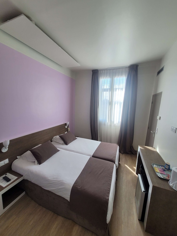 Standard Room, 2 Twin Beds - Photo 45