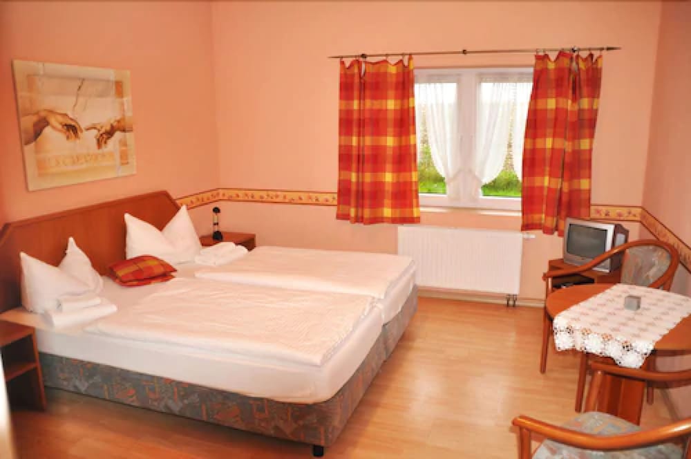 Standard Double Room - Photo 1