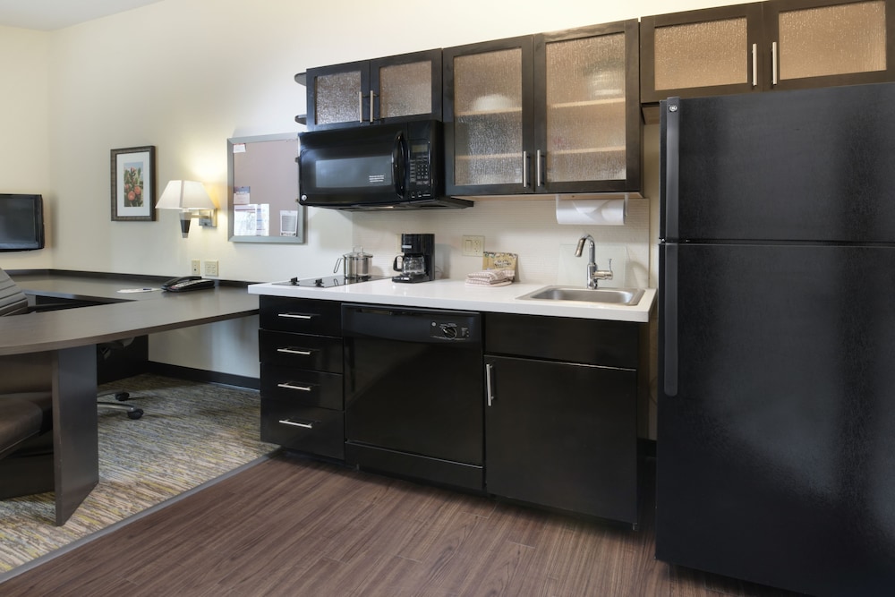 Suite, 1 Queen Bed, Accessible (Mobility, Access Tub) photo 1