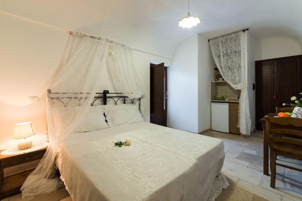 Traditional Studio, 1 Bedroom, Kitchenette photo 2
