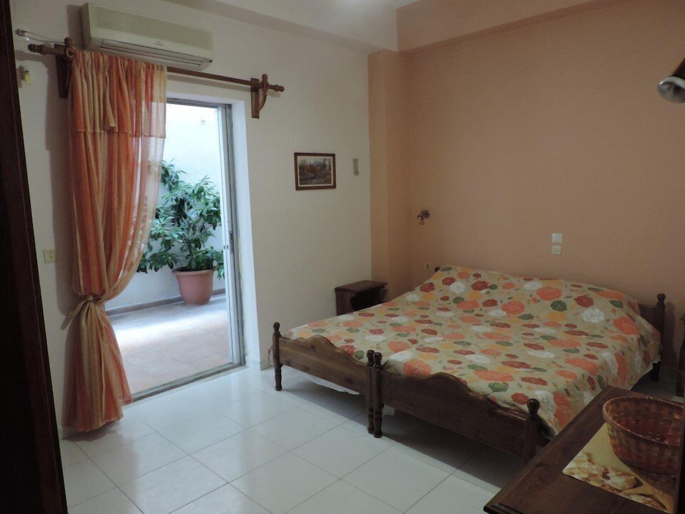 Family Apartment photo 2