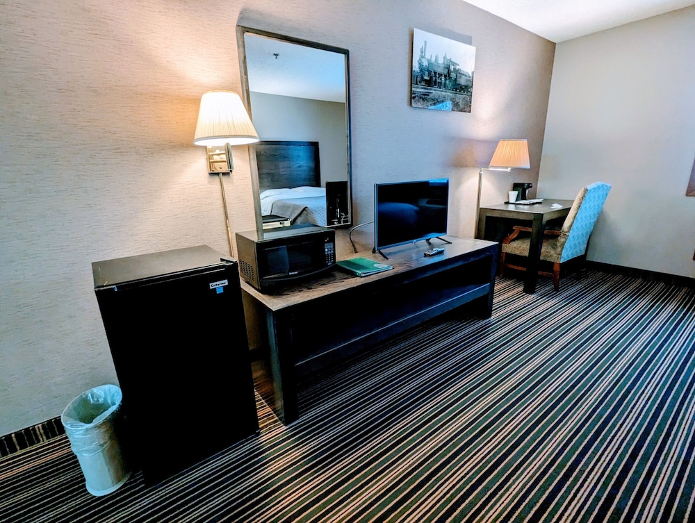 Deluxe Room, 2 Queen Beds - Photo 6