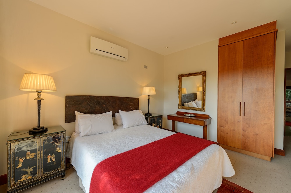 Luxury Villa, 4 Bedrooms photo 3