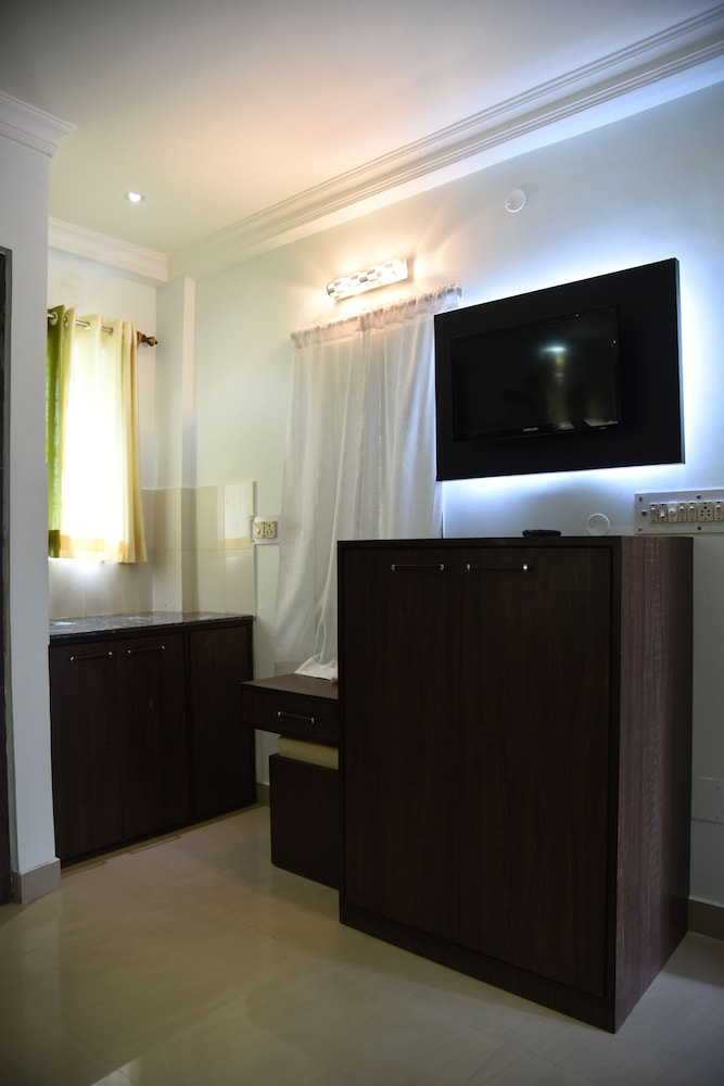 Deluxe Room - Photo 12