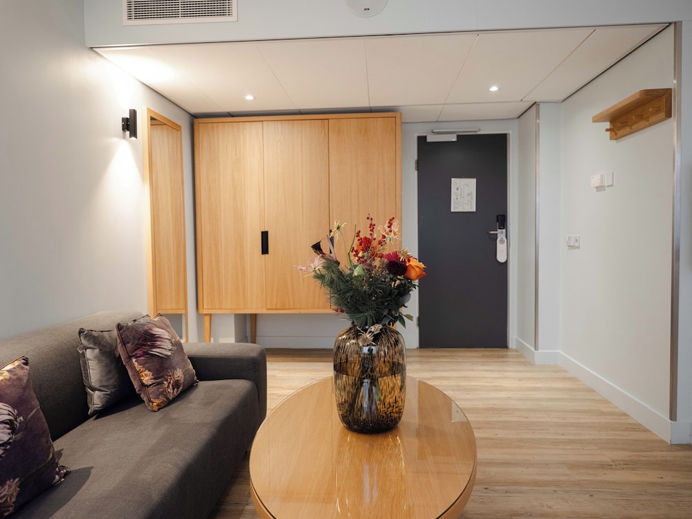 Signature Suite, 1 King Bed with Sofa bed, City View photo 2