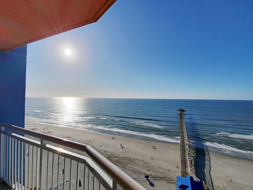 2 Bedroom Oceanfront, 1 King 2 Doubles photo 3