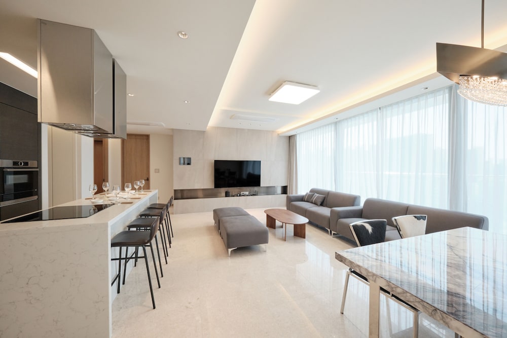 COLLECTION SUITE (6 people) photo 3
