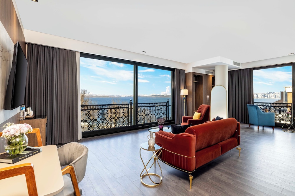 Executive Suite Lake View