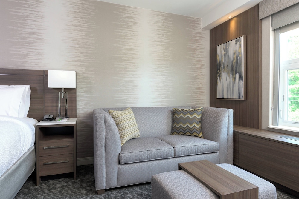 Room, 1 King Bed, Corner