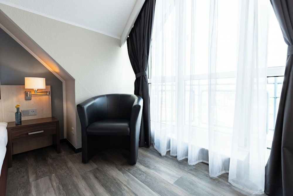 Premium Room, 2 Twin Beds - Photo 3