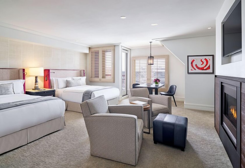 Room, 2 Queen Beds (Town Side) - Photo 1
