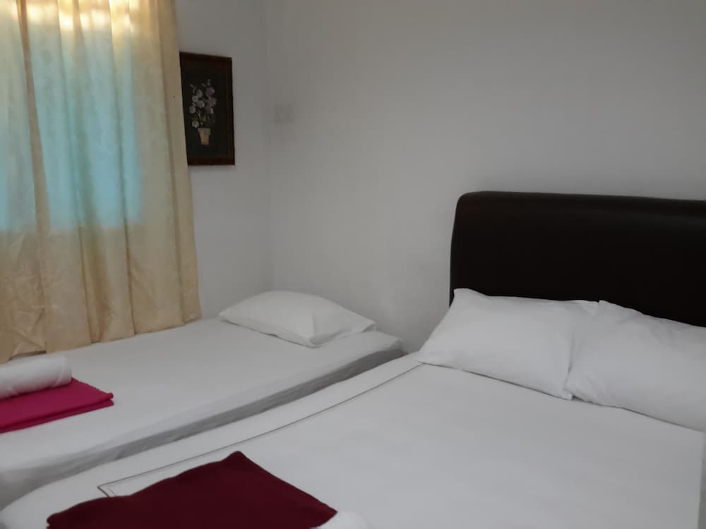 Basic Triple Room, 1 Bedroom photo 1