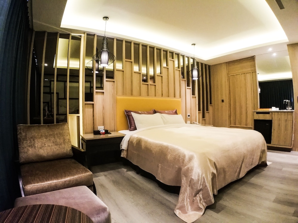 Deluxe Double Room - Photo 12