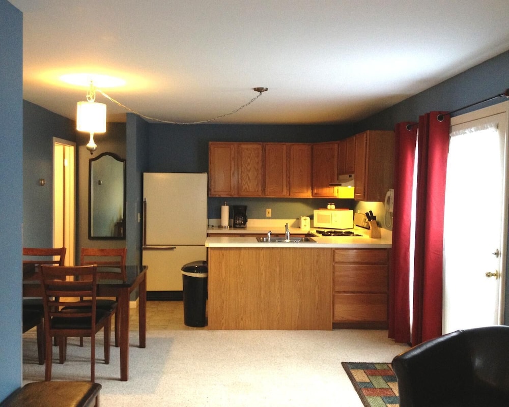 Large Family Suite, 2 Bedrooms, 1.5 Baths photo 1