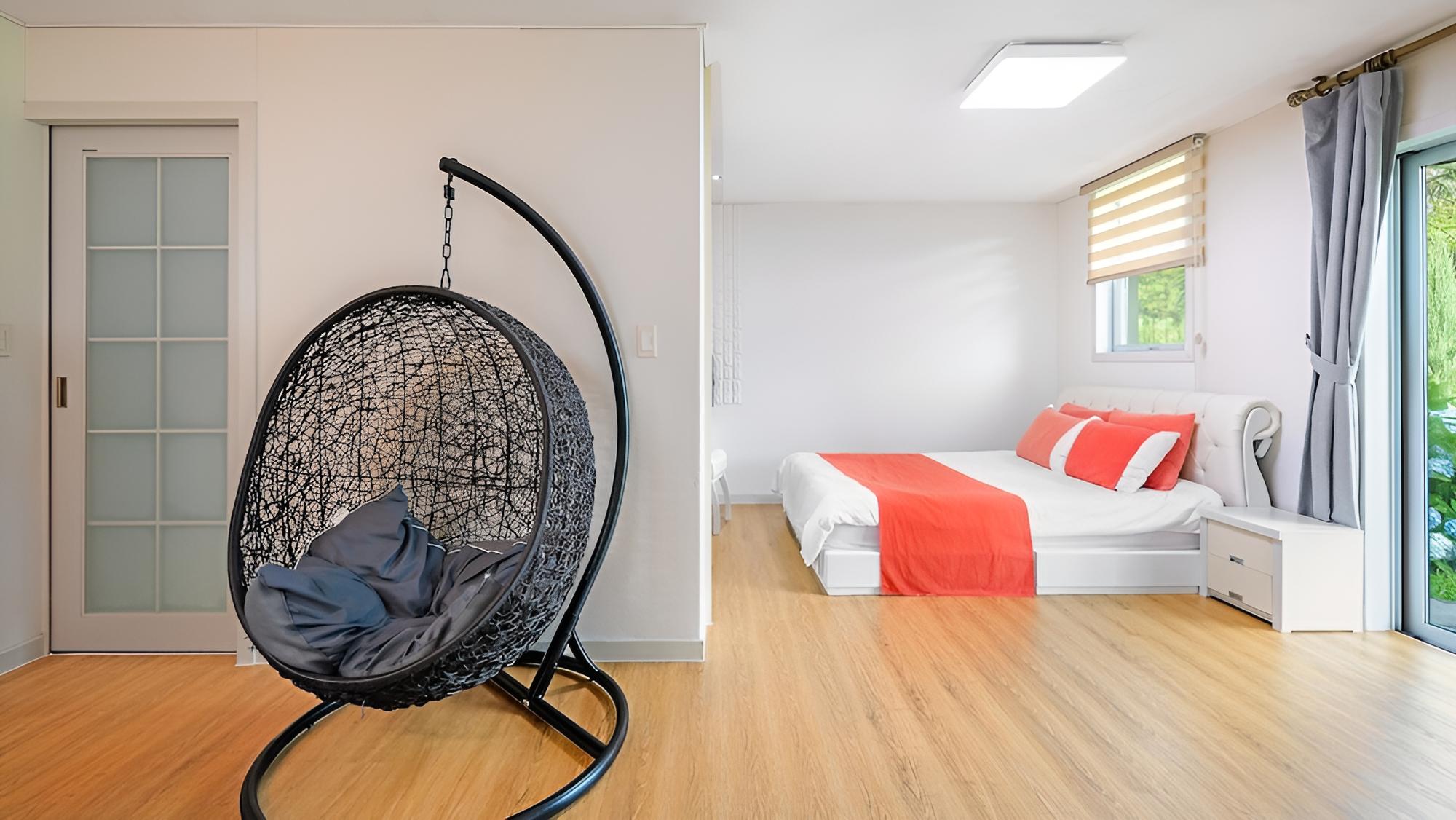 Basic Room, 1 Bedroom (Orange Room6 (side)) photo 2