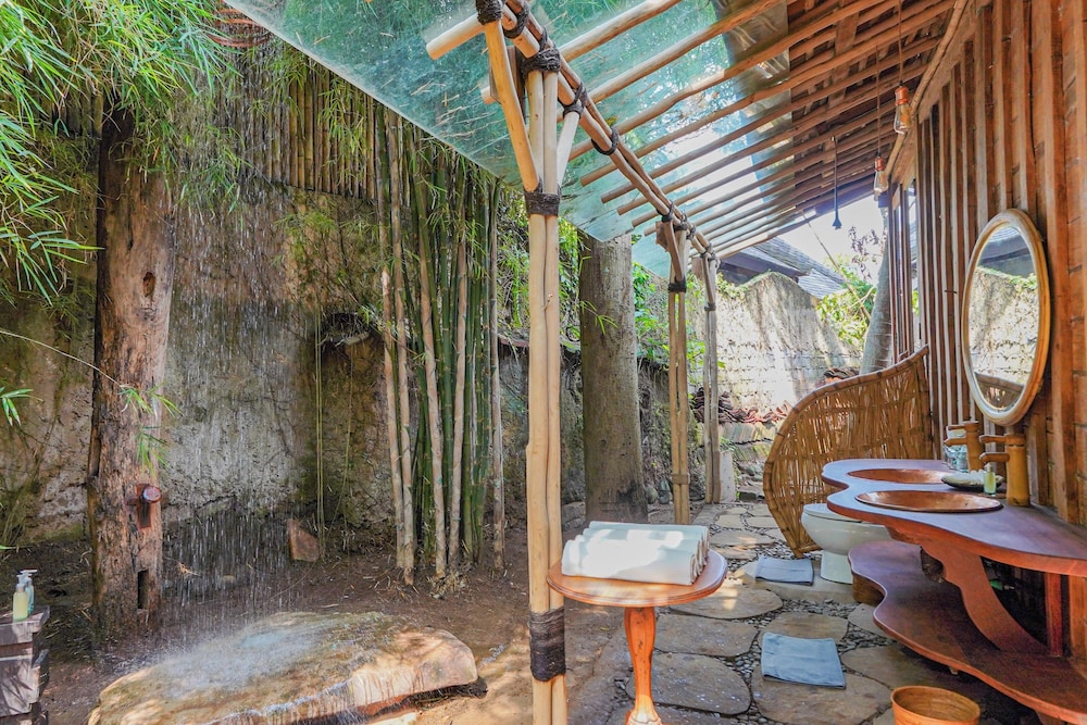 Limasan House - One Bedroom Ricefield View thumbnail 5