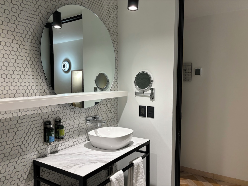 City Apartment, 1 Bedroom - Photo 10