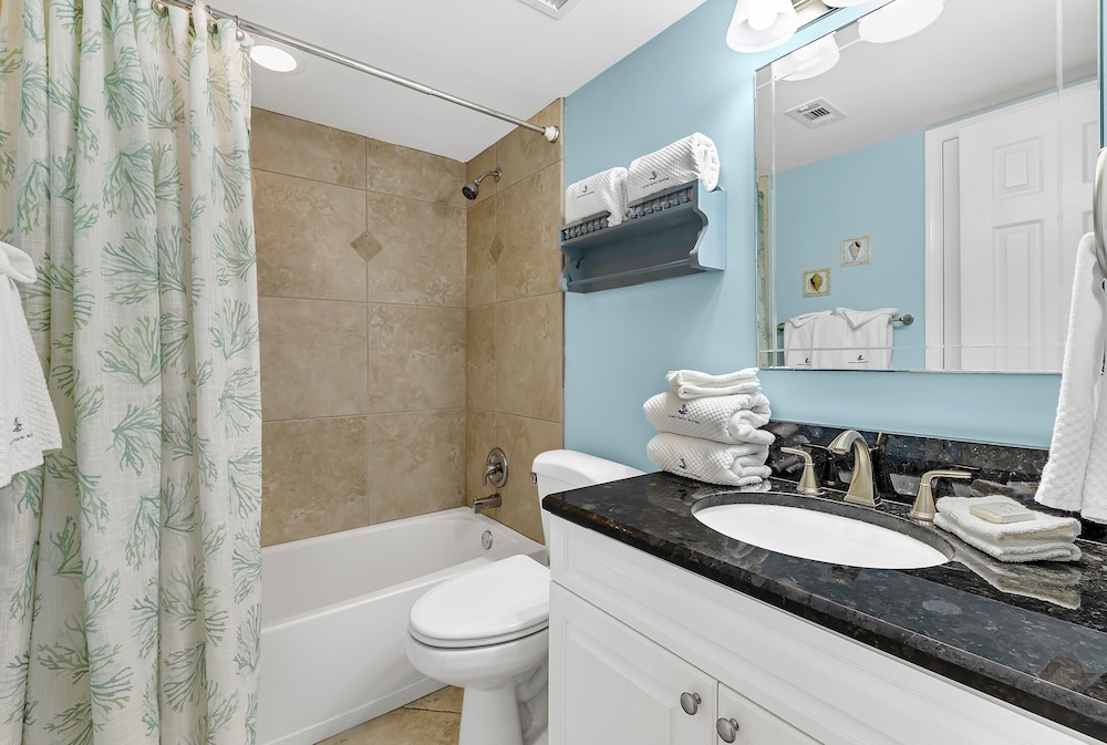 Condo, Multiple Beds (SeaSpray Riverside 214) photo 3