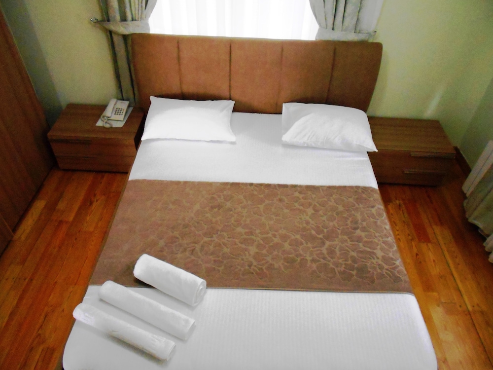 Basic Villa photo 1