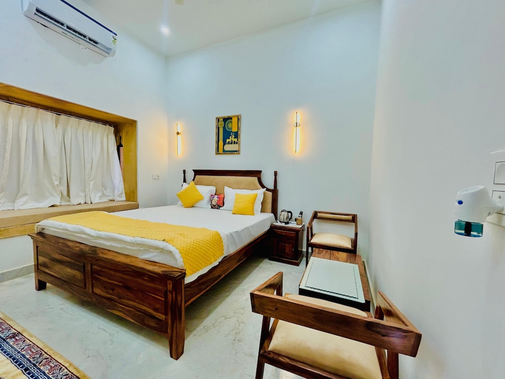 Deluxe Double Room, Balcony, City View