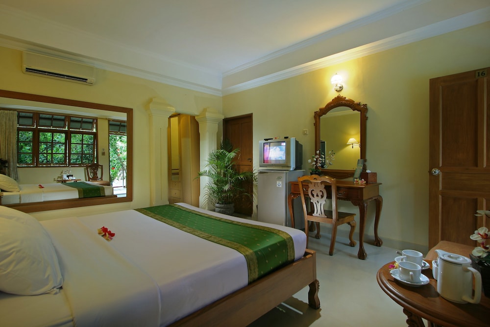 Standard Double Room, 1 King Bed - Photo 11