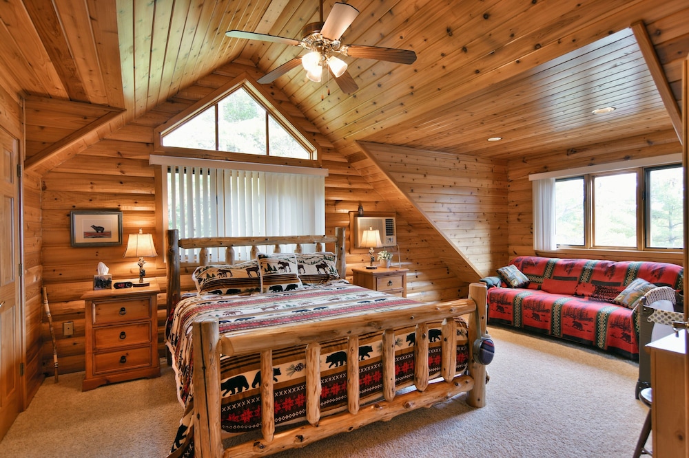 House, Multiple Beds, Patio (Majestic Moose Lodge)