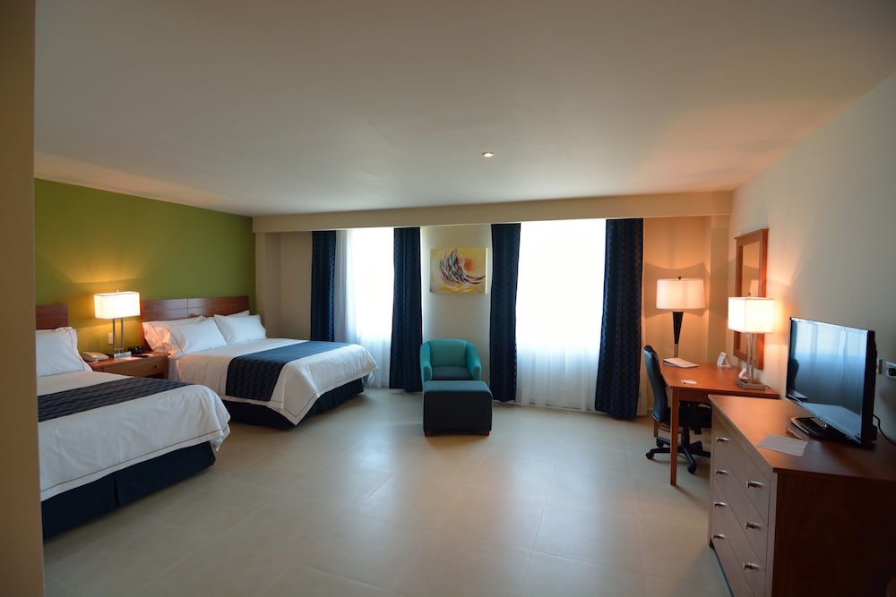 Standard Room, 2 Queen Beds (Extra Floor Space)