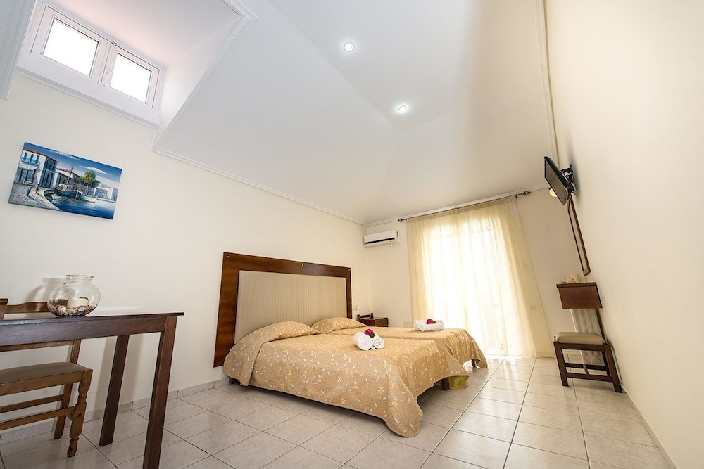 Family Quadruple Room photo 1