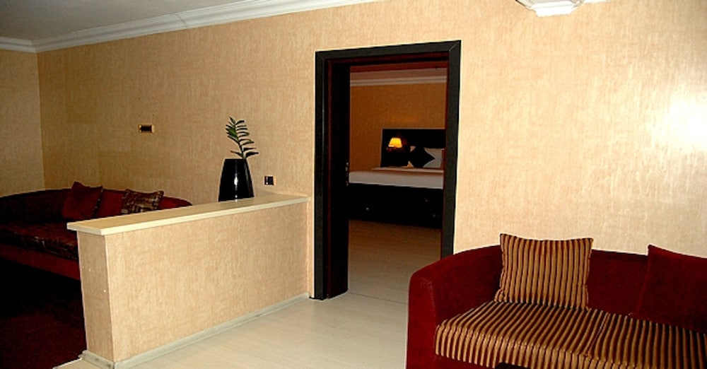 Platinum Suite - Photo 2