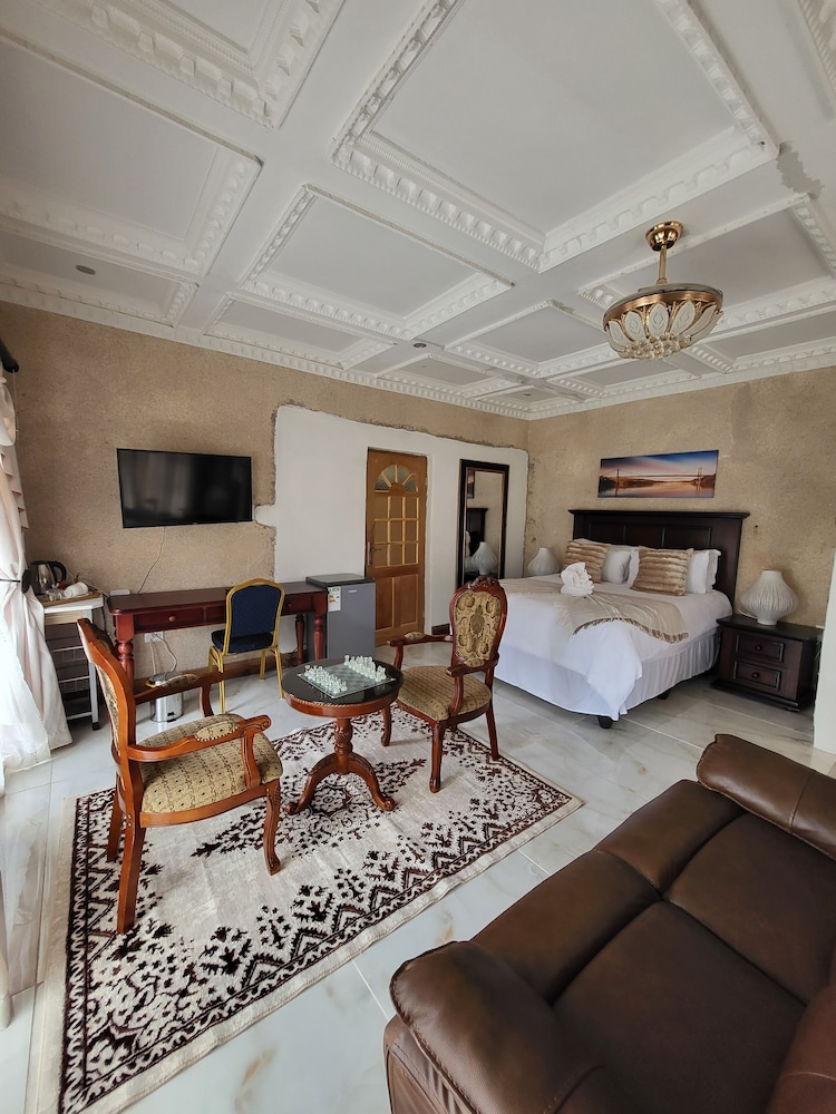Superior Studio Suite, City View