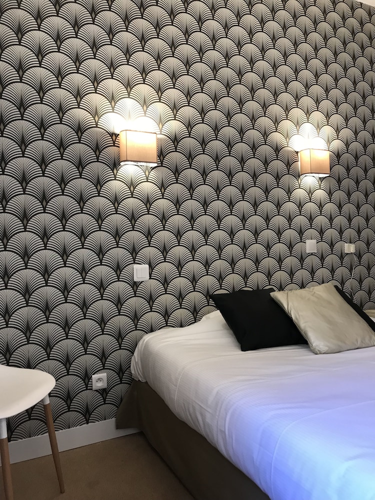 Single Room, 1 Queen Bed photo 2