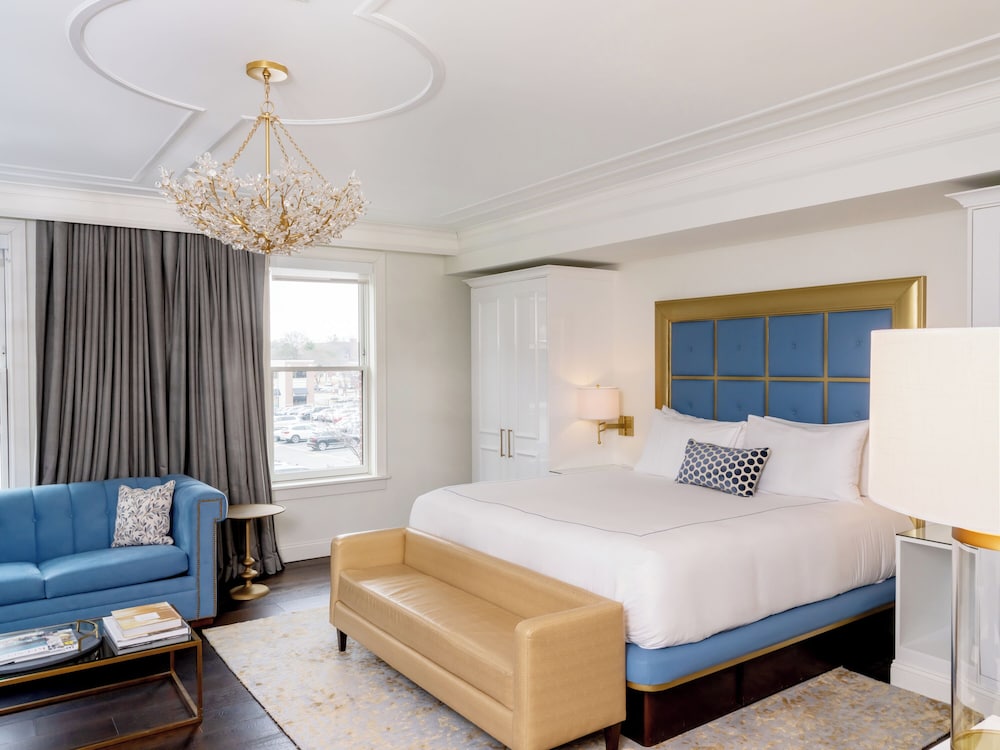 Junior Suite, 1 King Bed with Sofa bed