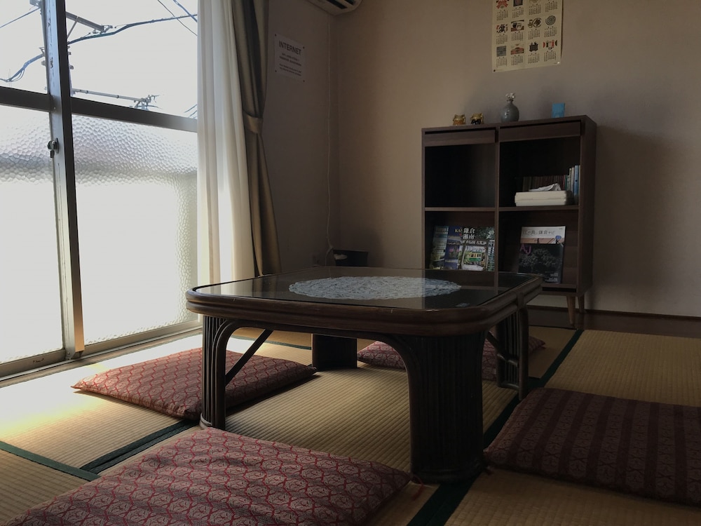 Yuigahama Apart photo 1