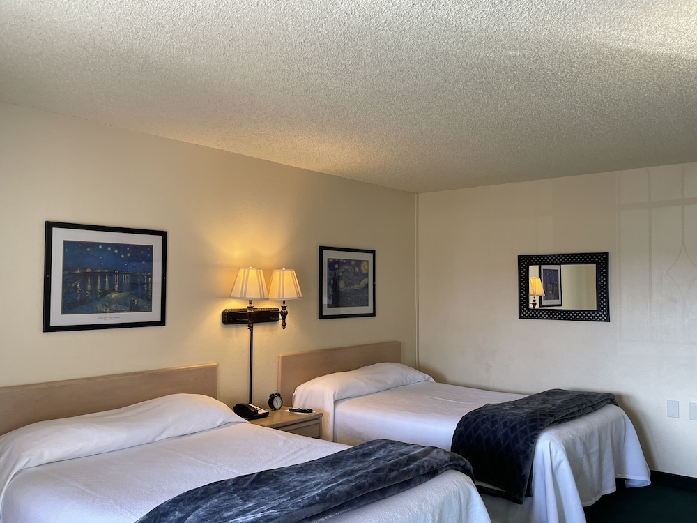 Deluxe Room, 2 Queen Beds, Non Smoking photo 1