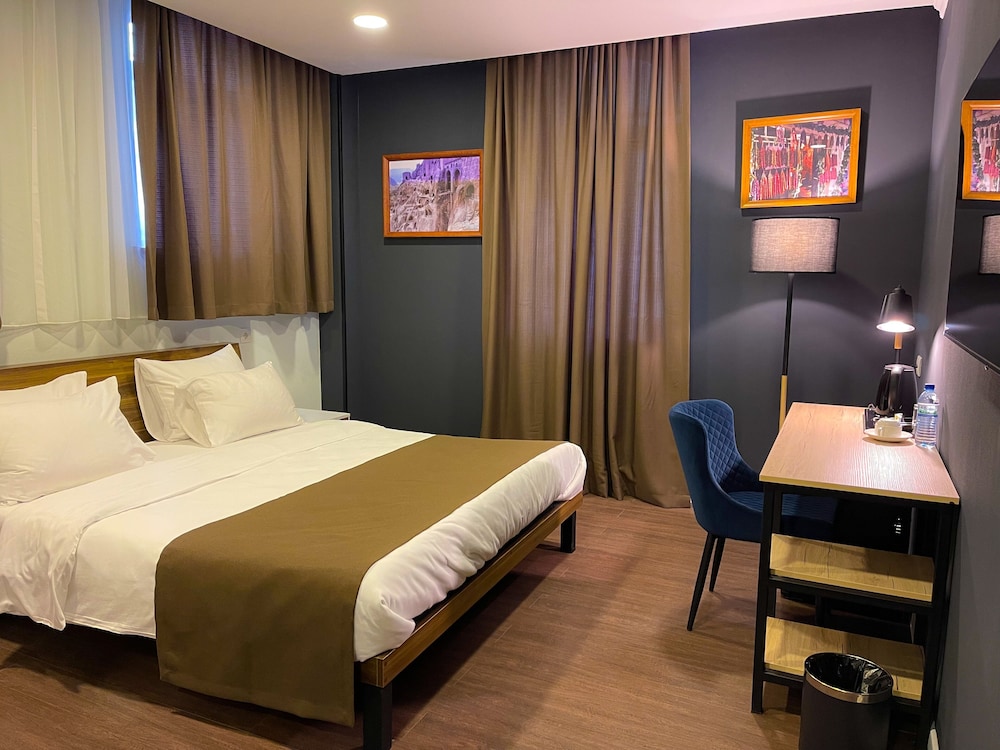 Economy Double Room - Photo 3