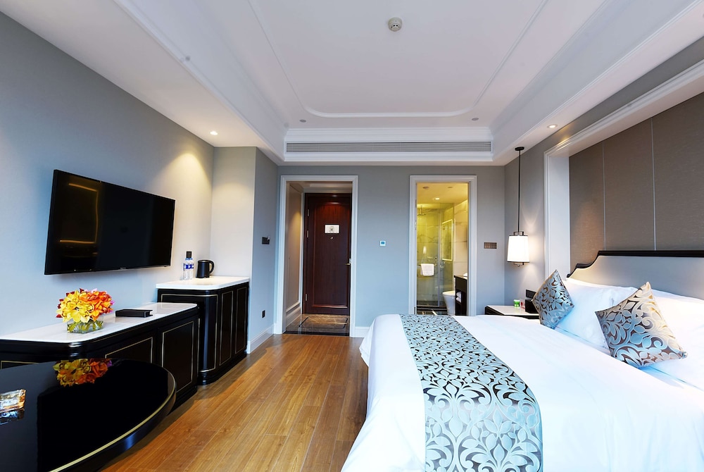 Superior Room, 1 King Bed, Non Smoking