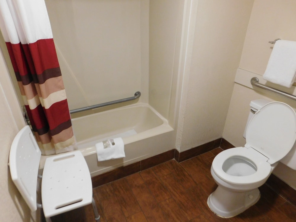 Superior Room, 1 King Bed, Accessible, Non Smoking - Photo 2